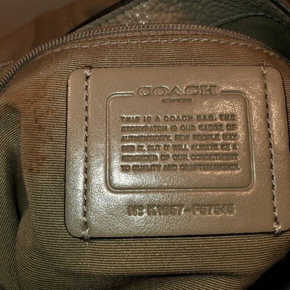 COACH LARGE GREY LEATHER 3 COMPARTMENT SAT⦠- Picture 5 of 9